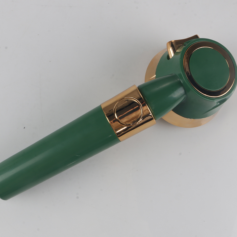 Dòng tắm màu xanh đậm