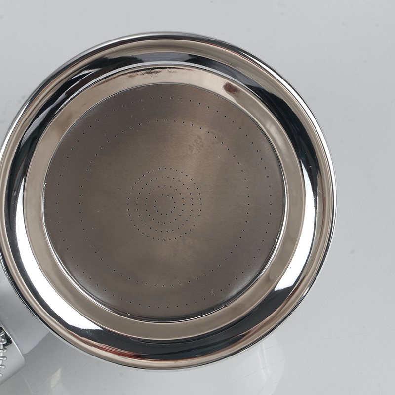 Vòi sen trắng chảy chảy